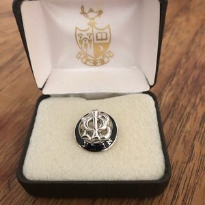 Gamma phi beta member pin. In original box